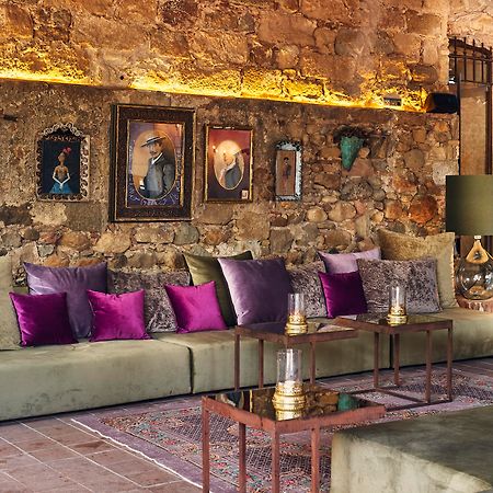 Hotel Castell D'Emporda La Bisbal d'Emporda ภายนอก รูปภาพ