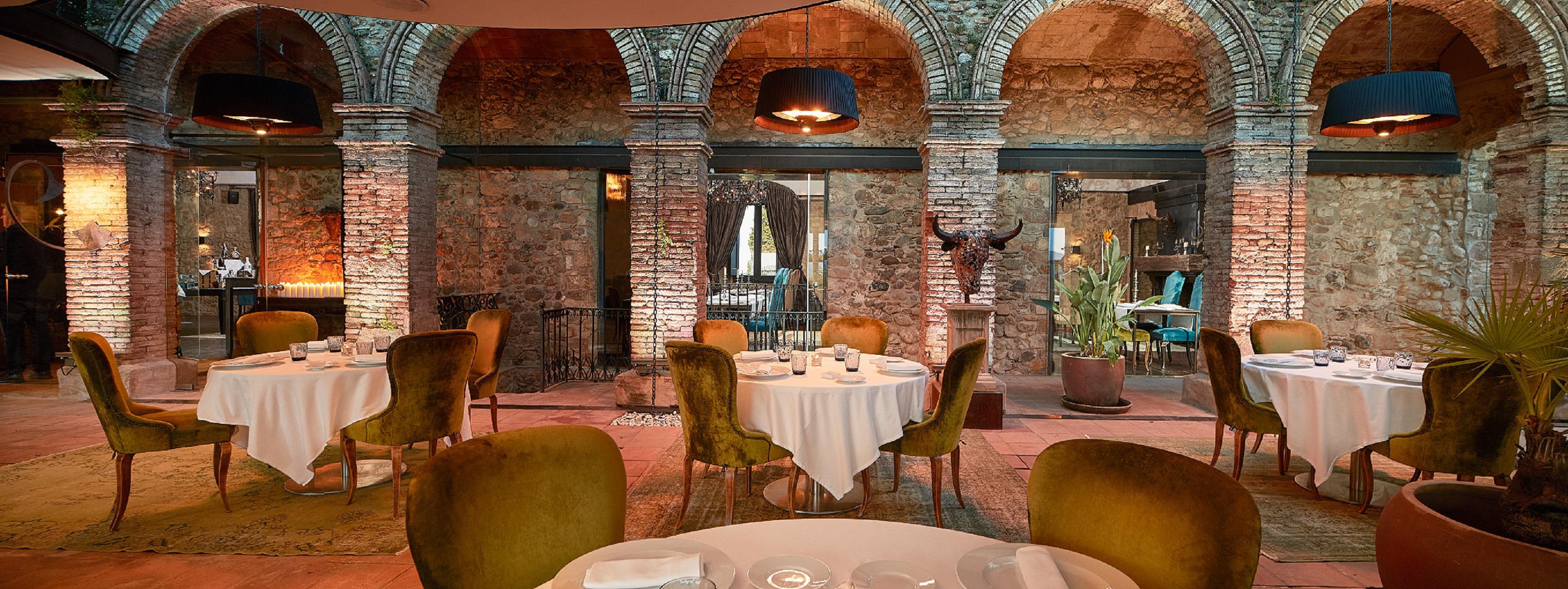 Hotel Castell D'Emporda La Bisbal d'Emporda ภายนอก รูปภาพ