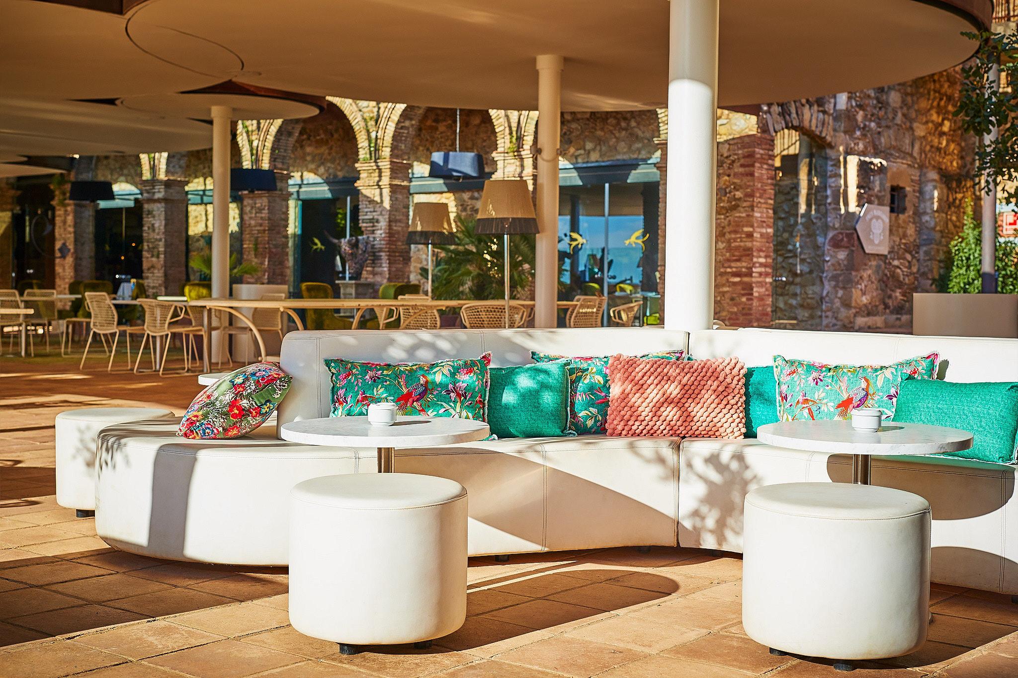 Hotel Castell D'Emporda La Bisbal d'Emporda ภายนอก รูปภาพ