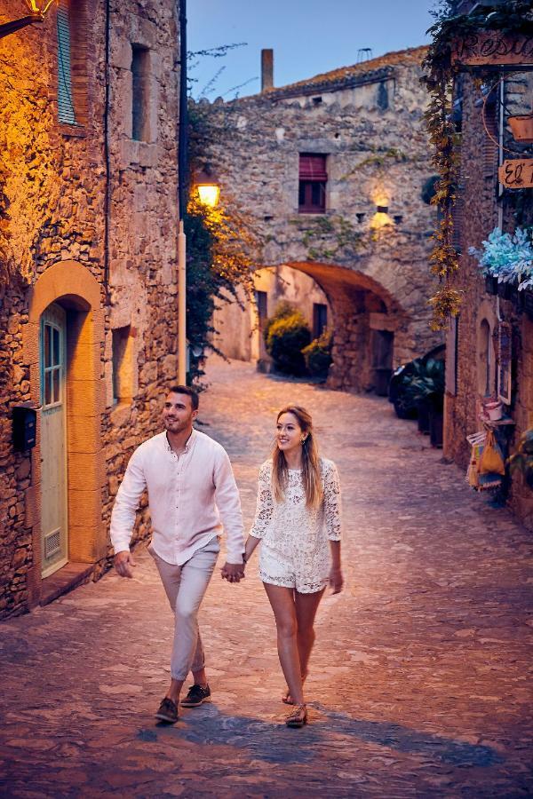Hotel Castell D'Emporda La Bisbal d'Emporda ภายนอก รูปภาพ